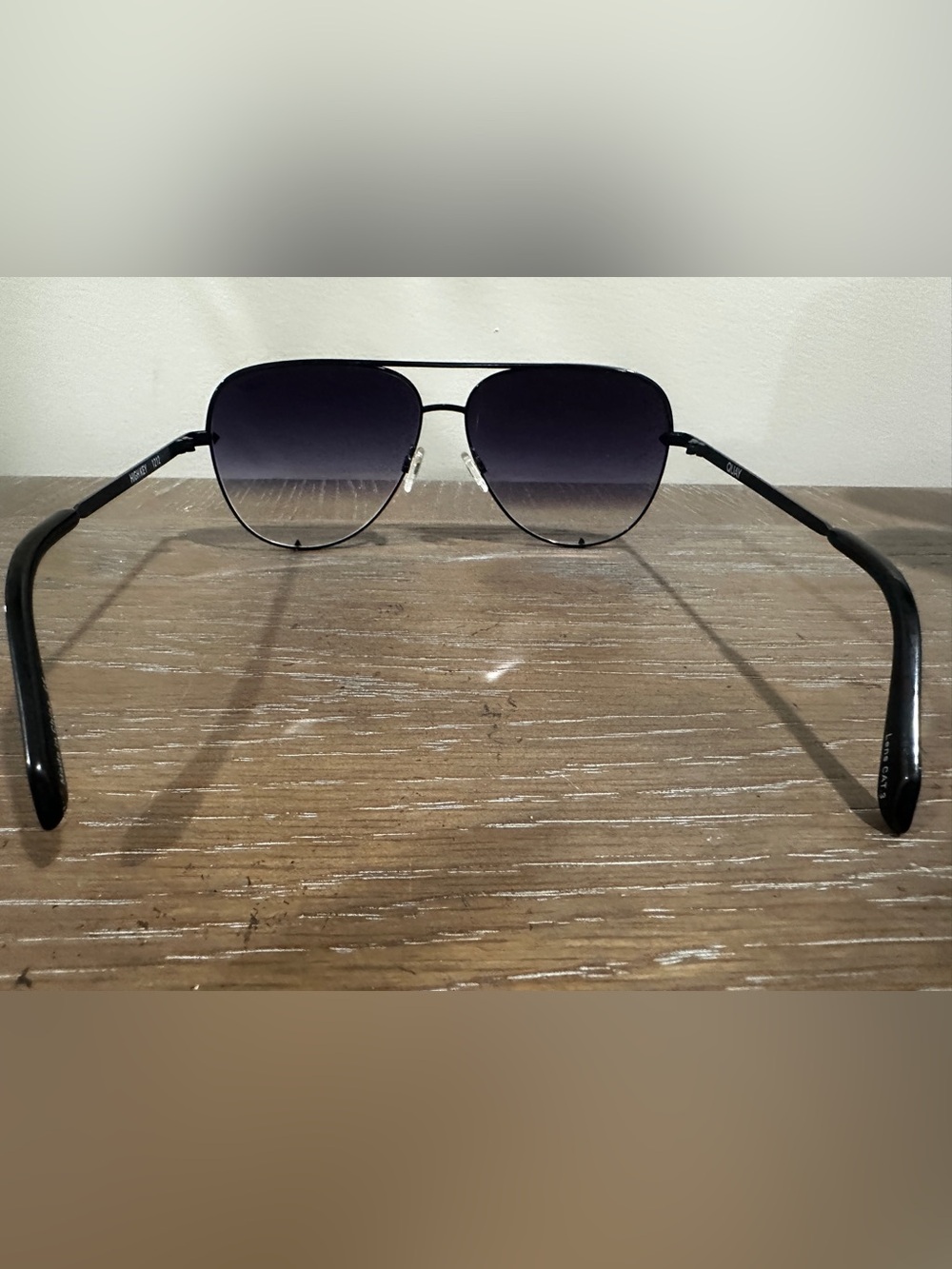 Quay Aviator Sunglasses High Key 126 Black Metal Frame Gradient purple to clear - Picture 3 of 5